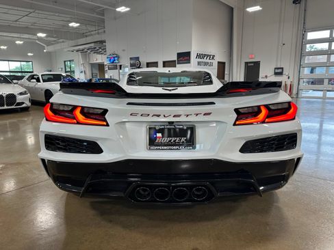 Used 2025 Chevrolet Corvette Z06 RWD image 7