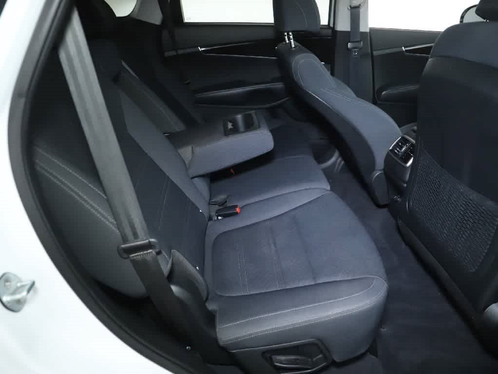 Used 2017 Kia Sorento FWD image 30