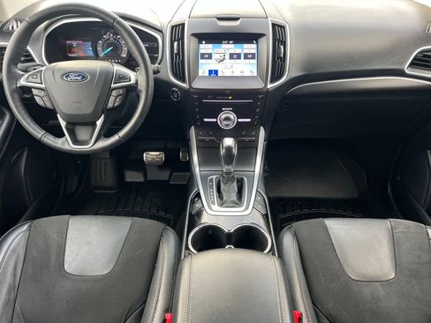 Used 2018 Ford Edge Sport w/ Equipment Group 401A image 3