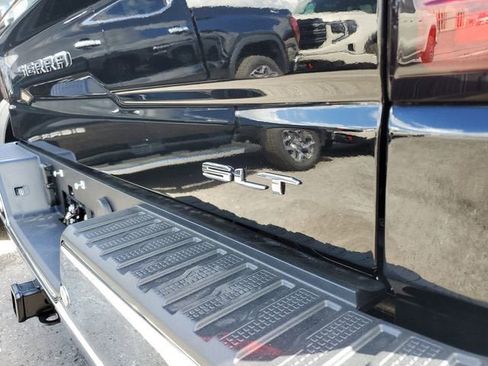 New 2026 GMC Sierra 1500 SLT w/ SLT Premium Plus Package AWD/4WD image 9