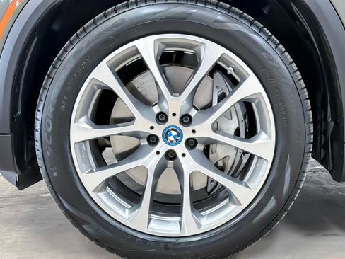 Used 2023 BMW X5 xDrive45e w/ Climate Comfort Package image 27