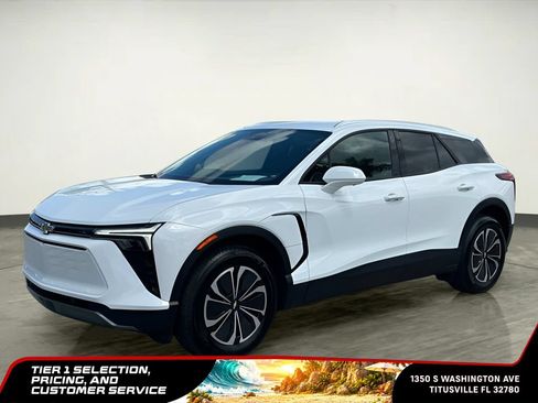 Used 2024 Chevrolet Blazer EV LT AWD/4WD image 2