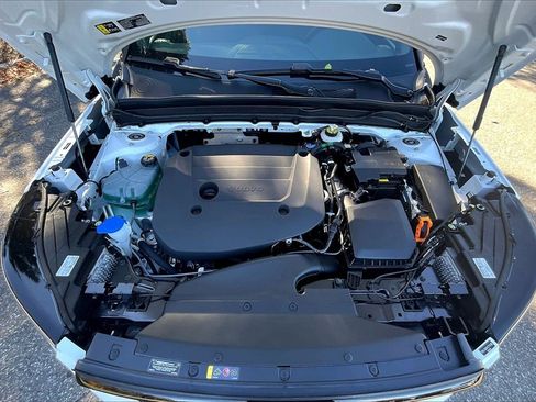 New 2026 Volvo XC40 B5 Ultra w/ Climate Package image 12