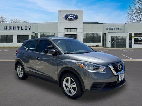 Used 2020 Nissan Kicks S FWD image 3