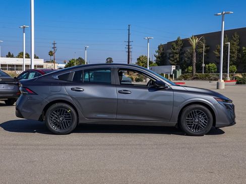 New 2026 Nissan Sentra SV w/ Floor Mat Package FWD image 3