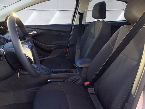 Used 2018 Ford Focus SE image 5