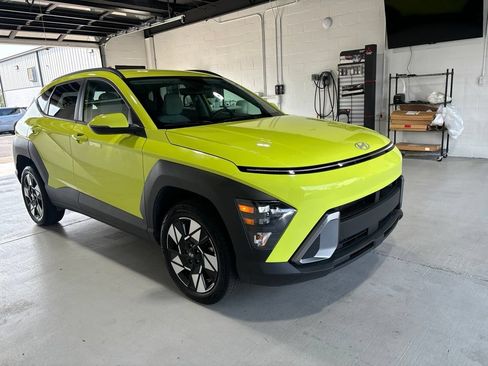Used 2024 Hyundai Kona SEL AWD/4WD image 3