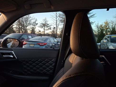 Used 2023 Mitsubishi Outlander SEL 40th Anniversary image 17