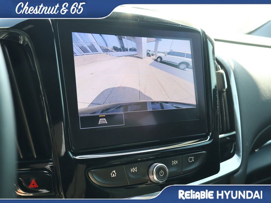 Used 2023 Chevrolet Traverse LT FWD image 36