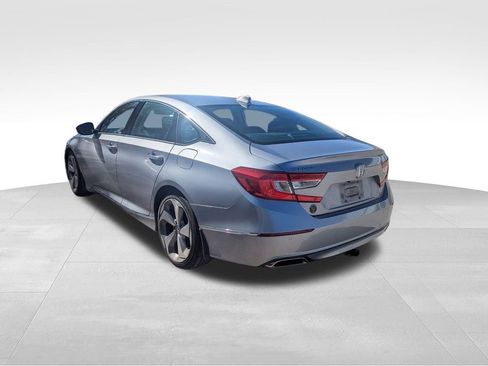 Used 2018 Honda Accord Touring image 3