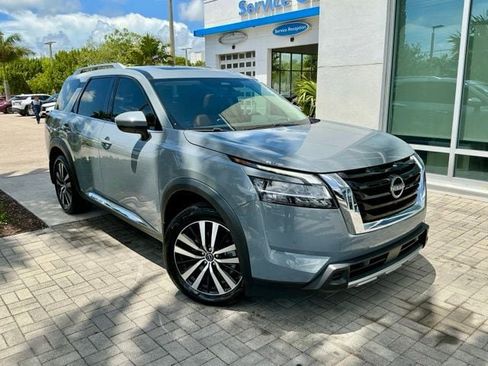 Used 2024 Nissan Pathfinder Platinum FWD image 1