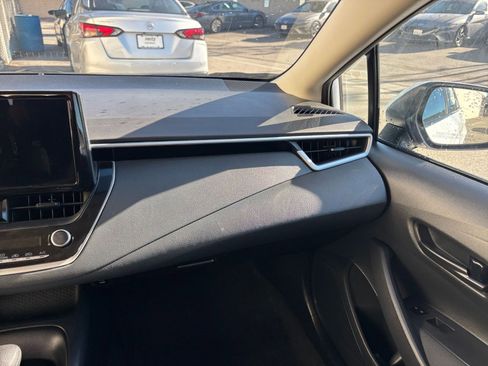 Used 2023 Toyota Corolla LE image 35