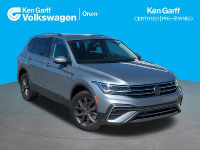 Used 2022 Volkswagen Tiguan SE w/ Panoramic Sunroof Package