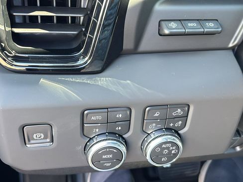 New 2026 GMC Sierra 2500 AT4 w/ AT4 Premium Plus Package AWD/4WD image 27