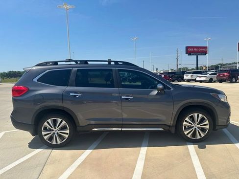 Used 2022 Subaru Ascent Touring AWD/4WD image 9