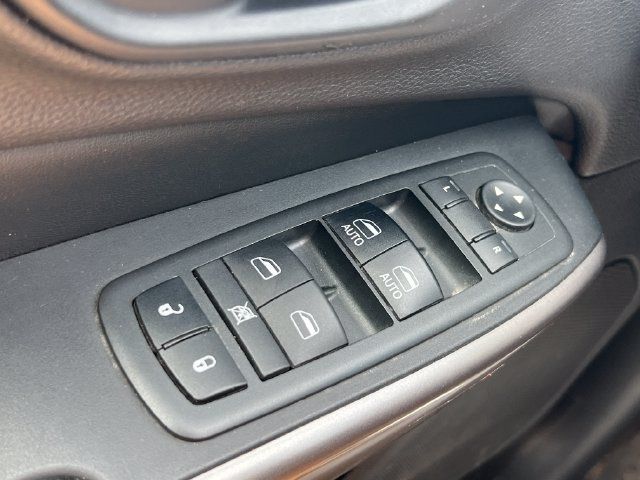 Used 2019 Jeep Cherokee Limited AWD/4WD image 29