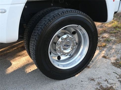 Used 2022 Ford F450 Platinum w/ FX4 Off-Road Package image 12