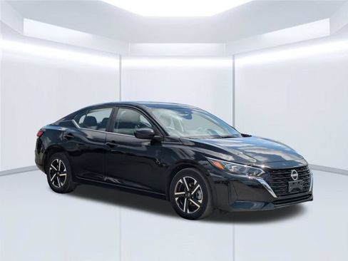 Used 2025 Nissan Sentra SV FWD image 8