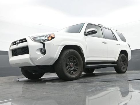 Used 2021 Toyota 4Runner SR5 Premium w/ Moonroof Package RWD image 12