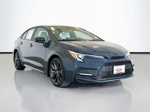 New 2025 Toyota Corolla SE FWD image 3