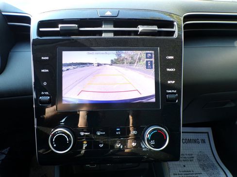 Used 2023 Hyundai Tucson SE AWD/4WD image 25