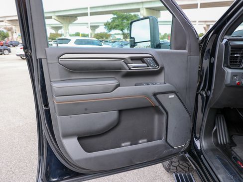 Used 2024 GMC Sierra 2500 AT4 w/ AT4 Premium Plus Package AWD/4WD image 40