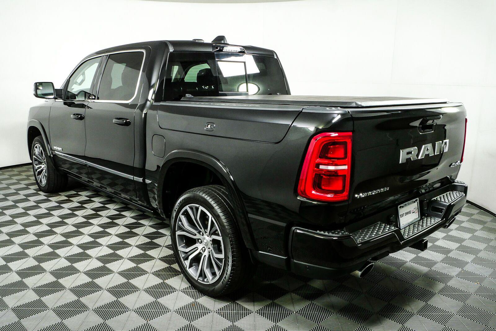 Used 2025 RAM 1500 Tungsten AWD/4WD image 30