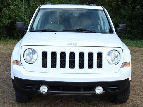 Used 2016 Jeep Patriot High Altitude image 8