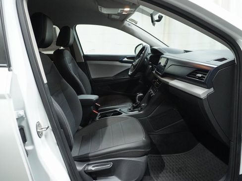 Used 2022 Volkswagen Taos SE image 10