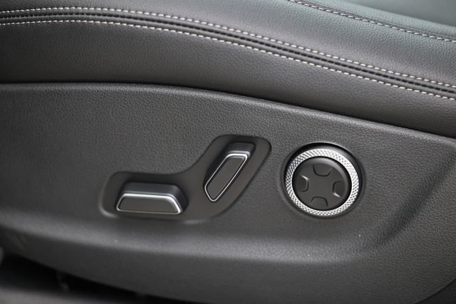 New 2026 Genesis GV70 2.5T AWD/4WD image 23