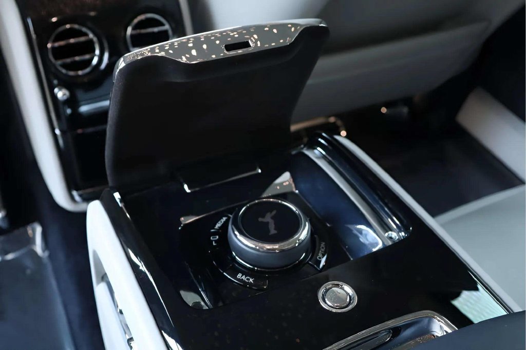 Certified 2019 Rolls-Royce Phantom Sedan RWD image 8