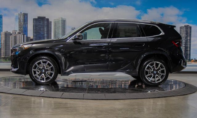Used 2027 BMW X1 xDrive28i AWD/4WD image 5
