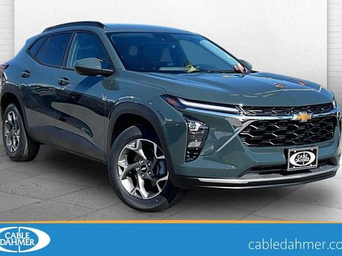 New 2026 Chevrolet Trax LT w/ LT Convenience Package FWD image 1