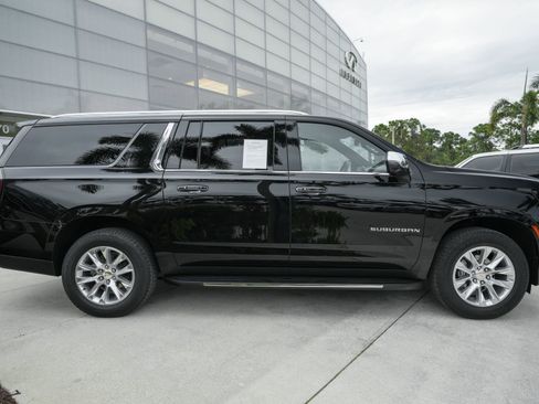 Used 2025 Chevrolet Suburban Premier image 28