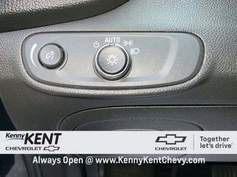 Used 2021 Chevrolet Trax LT image 21