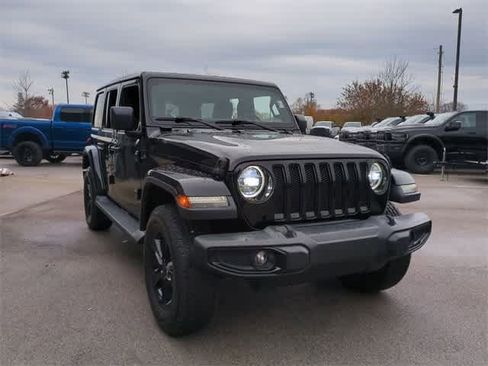 Used 2019 Jeep Wrangler Unlimited Sahara image 11