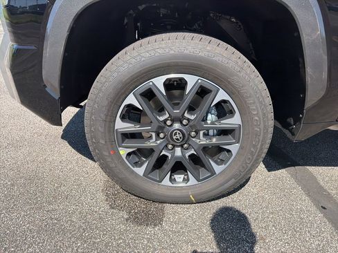 Used 2026 Toyota Tundra Limited AWD/4WD image 3