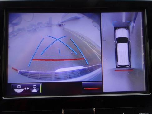 Used 2018 Toyota Land Cruiser image 27