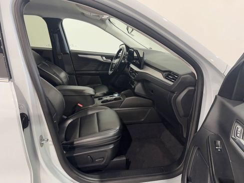 Used 2025 Ford Escape Platinum AWD/4WD image 20