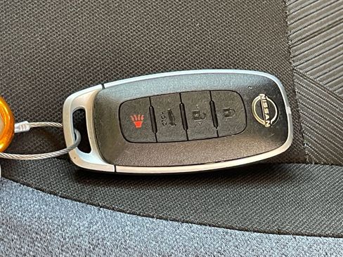 Used 2025 Nissan Versa SV image 21