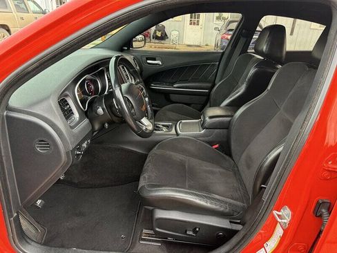 Used 2018 Dodge Charger R/T w/ Plus Group RWD image 10