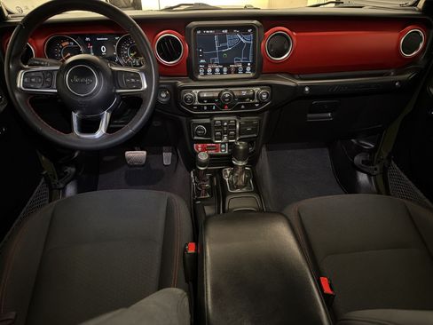 Used 2023 Jeep Wrangler Unlimited Rubicon AWD/4WD image 15
