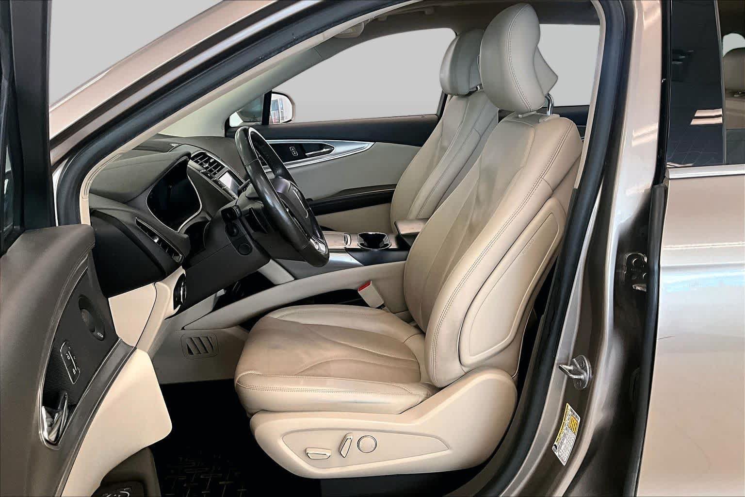 Used 2019 Lincoln Nautilus Reserve FWD image 7