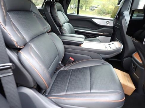 New 2025 Lincoln Navigator Black Label AWD/4WD image 21