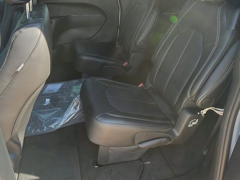 New 2026 Chrysler Voyager LX image 20