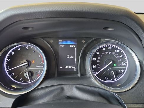 Used 2020 Toyota Camry LE FWD image 11
