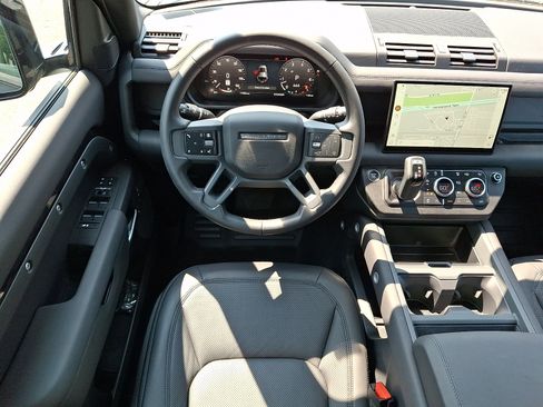 Used 2025 Land Rover Defender 110 S AWD/4WD image 4