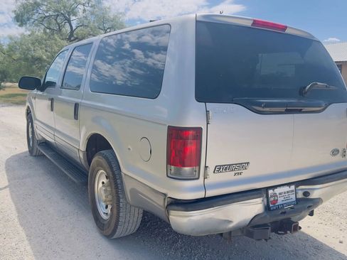 Used 2003 Ford Excursion XLT image 11