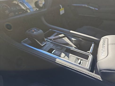 New 2025 Nissan Pathfinder SV w/ Black Appearance Package image 30