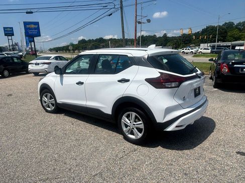 Used 2024 Nissan Kicks S FWD image 18
